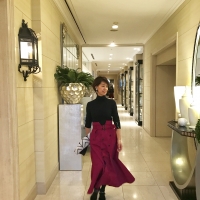 シルエットの綺麗なトレンチスカート