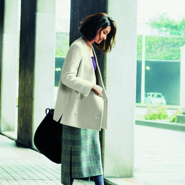 スニーカー通勤コーデ 新しい40代 のためのファッション ライフスタイル誌 Story