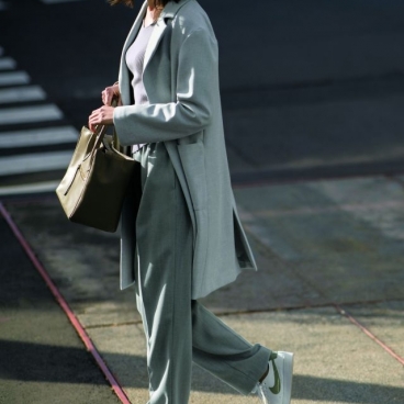 ナイキ 新しい40代 のためのファッション ライフスタイル誌 Story