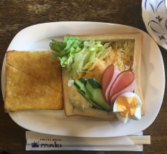 桜とモーニング