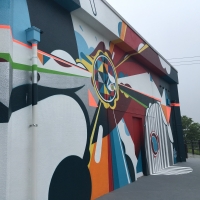 GWはダイナミックな壁画を見に