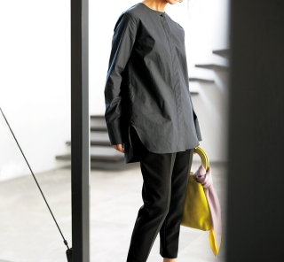 卒業式のお手伝いは動きやすいパンツスタイルで【ロングシャツ】[3/25 Mon.]