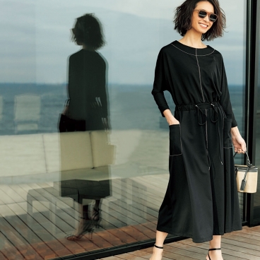 黒 ブラックワンピースコーデ 新しい40代 のためのファッション ライフスタイル誌 Story