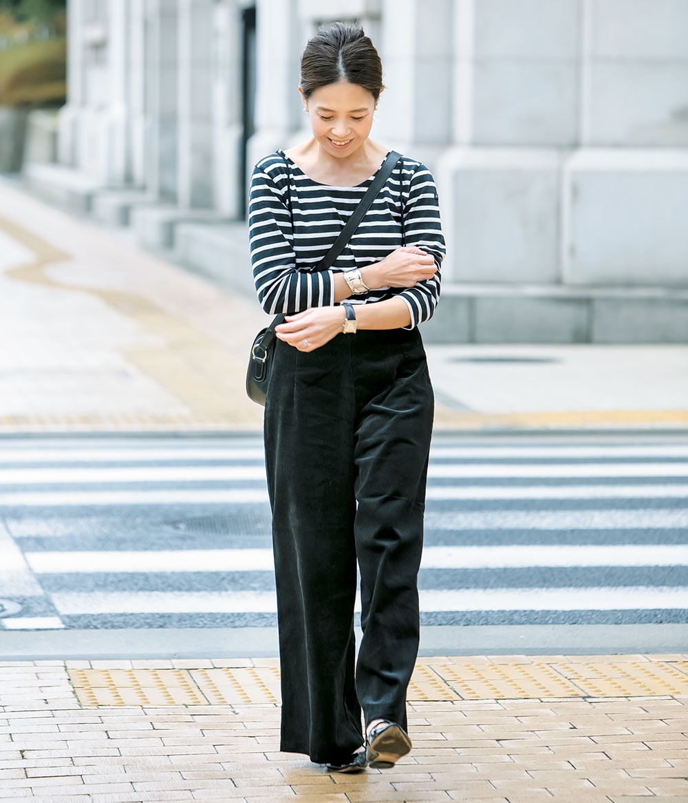 街のオシャレ40代SNAP！May②】ワイドパンツでモード感のあるボーダー