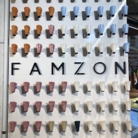 たった一足、一瞬で、ベーシックからモードにも切り替えができるFAMZONのパンプス