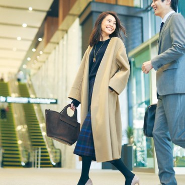 ネイビーニットコーデ 新しい40代 のためのファッション ライフスタイル誌 Story