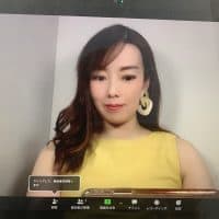 zoom映えするトップスとは？