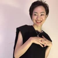 梅雨時はオールバック風ショートヘア