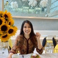 秋色ワンピで人気のカフェへ♫