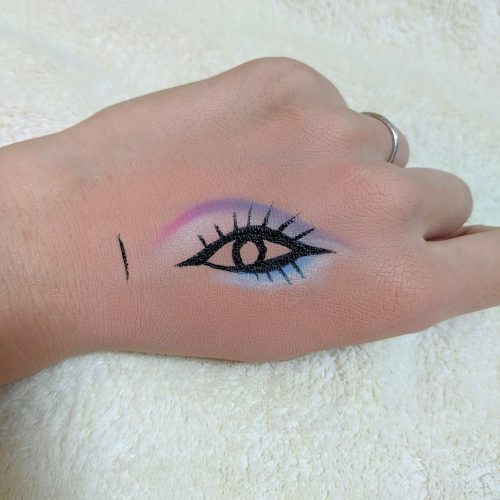 宝塚男役メイクのアイシャドウをご紹介します Story ストーリィ オフィシャルサイト