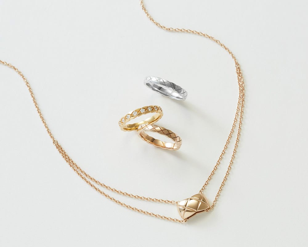 手元に輝く存在感♡【CHANEL】デザインリング リング - メタル & ストラス、シルバー & クリスタル