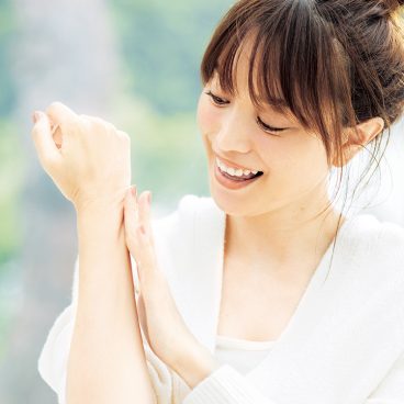 蛯原友里｜「新しい40代」のためのファッション＆ライフスタイル誌 [STORY]