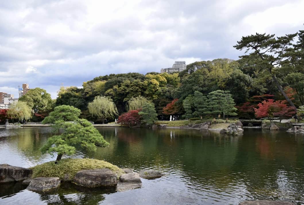 名古屋 徳川園の紅葉 Story ストーリィ オフィシャルサイト 名古屋 徳川園の紅葉 Story ストーリィ オフィシャルサイト