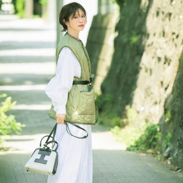 白ワンピースコーデ 新しい40代 のためのファッション ライフスタイル誌 Story