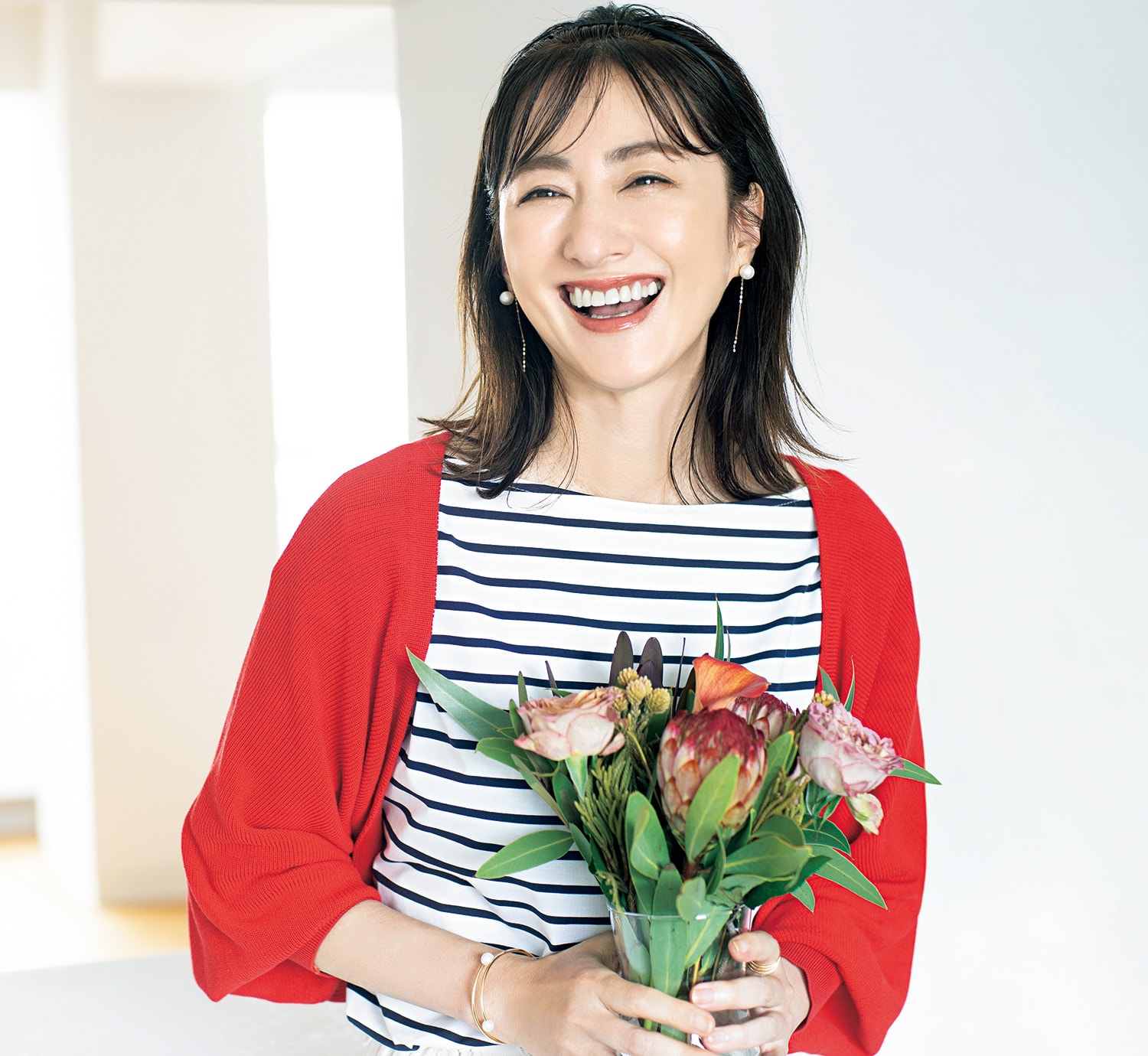 奇跡の51歳！ 前田ゆかさんに教わる「引き寄せ美容」ルーティン – STORY [ストーリィ] オフィシャルサイト
