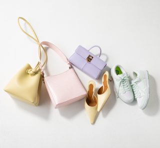 【40代のカラー小物5選】トレンドのパステルカラー、バッグや靴なら気恥ずかしくない！
