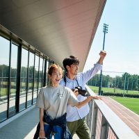 4/27（木）夫婦で息子のサッカーの応援は　爽やかなカラーパンツ [日めくり7daysコーデ④]