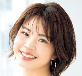 【40代の−5歳見えヘア】生え際のレイヤードが鍵！白髪が伸びても目立たない「ふんわりショート」