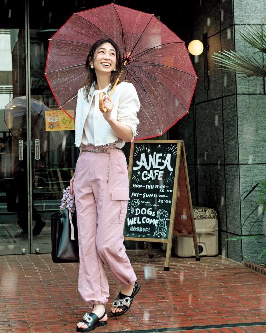 雨の日の水はね泥はねも心配無用【撥水パンツ】で作るきれいめカジュアル