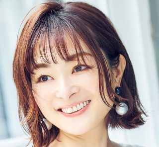 顔周りの「ひし形フレーム」で輪郭をスッキリ見せ【40代の−5歳見えヘア】