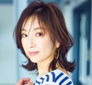 耳横に「くびれ」をつくってオシャレ見え＆小顔効果を両得！【40代の－5歳見えヘア】