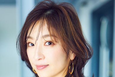 耳横に「くびれ」をつくってオシャレ見え＆小顔効果を両得！【40代の－5歳見えヘア】