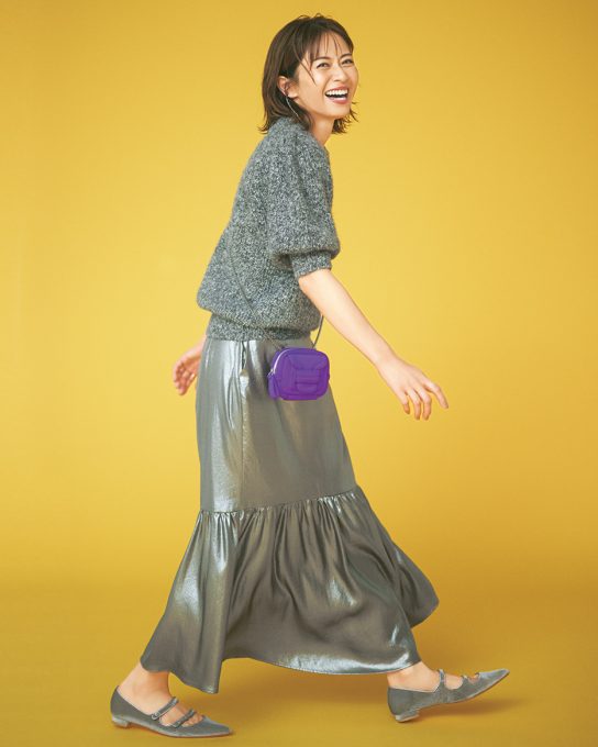 大注目トレンド【メタリックスカート】！日常から浮かない簡単攻略法は？