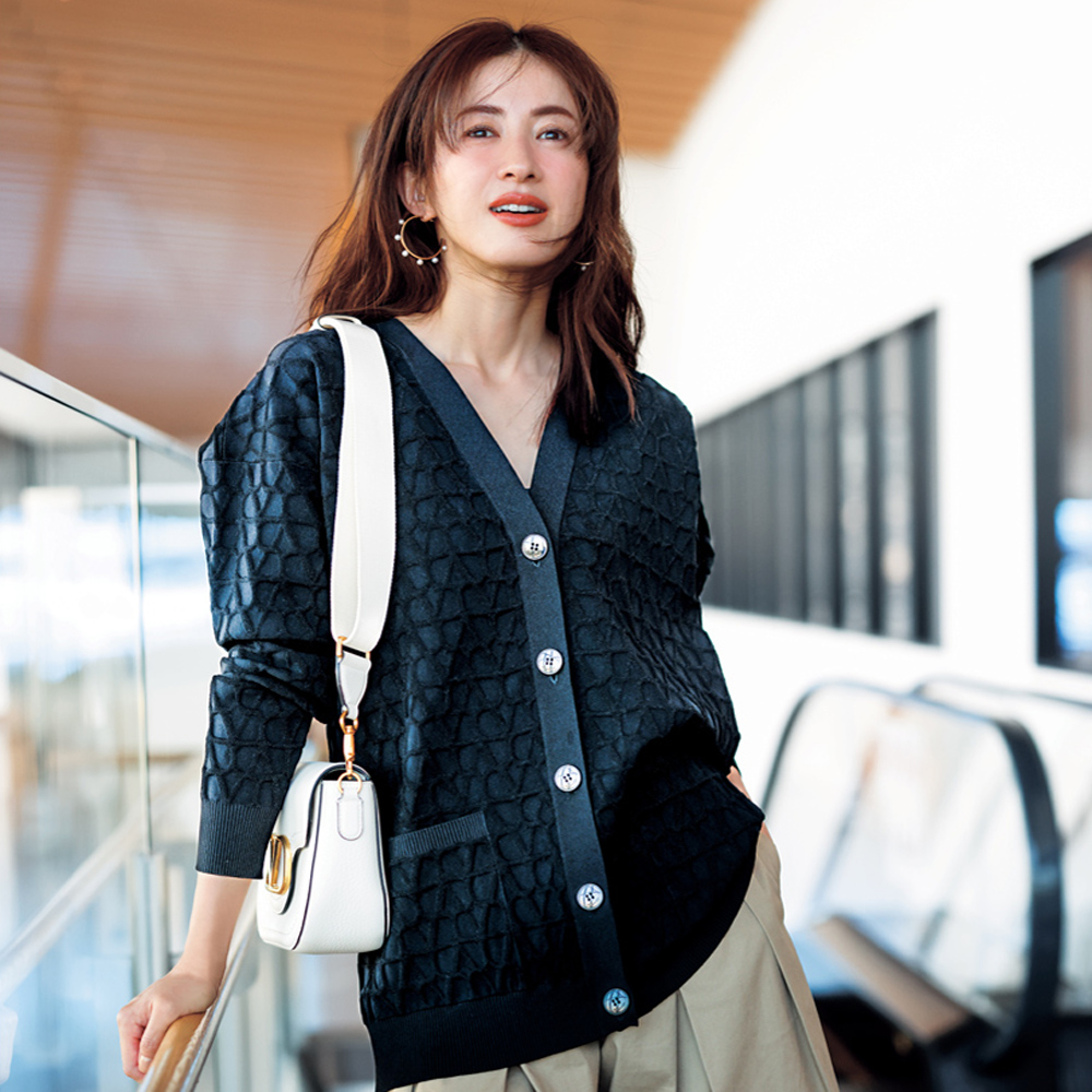 カーディガン 黒 ヴァレンティノ訳あり VALENTINO(ヴァレンティノ  