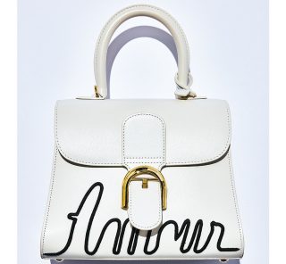 大人気デルヴォーのバッグは韓国モデルなら羨望のまなざし！【読者私物2選】