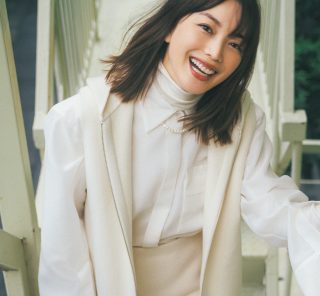 蛯原友里さんが着こなす、40代のための「冬ミニスカート」コーデ7選