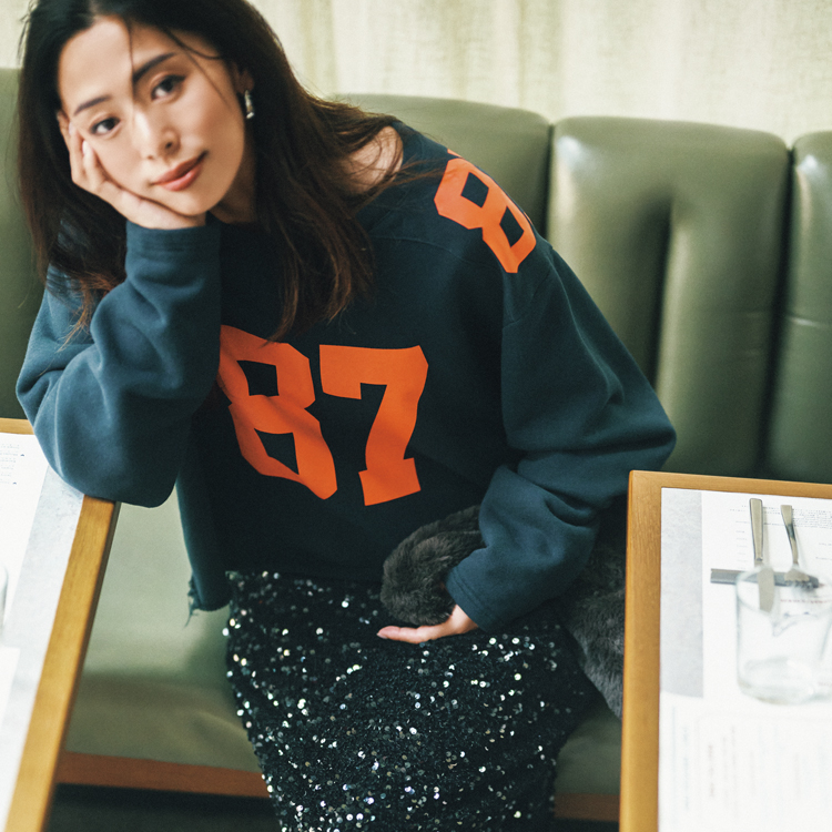 年末のママ友ランチは【キラキラスカート】をスウェットでラフに