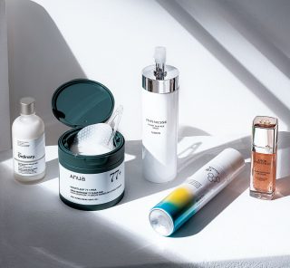 美容液や乳液は何がいい？蛯原友里さんと考えた40代にふさわしい【スキンケア】