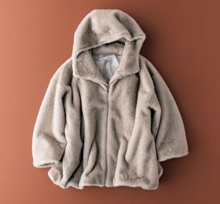 着るだけでオシャレ！STORYスタイリストたちがいま狙う【服4選】