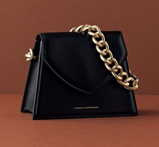 STORYスタイリストがほしい！上品オシャレな「黒バッグ」