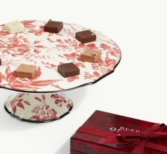 【この時季だけの贈り物】グッチ オステリアから、日本限定のミニ チョコレートセットが登場