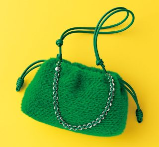 【バレンシアガ、ロエベ】STORYスタイリストがおすすめ！使い勝手もいいブランドバッグ2選