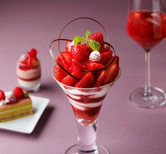 旬のいちごを贅沢に！いちごを味わい尽くす“至福のストロベリーパフェ”が東京ステーションホテルに登場
