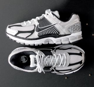 【ランキングTOP4】読者が今欲しいのは気分のアガるスニーカー&バッグ！