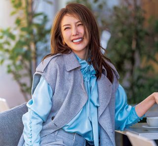 定番ネイビーやグレーと相性抜群！「キレイ色パステルブルー」コーデ5選