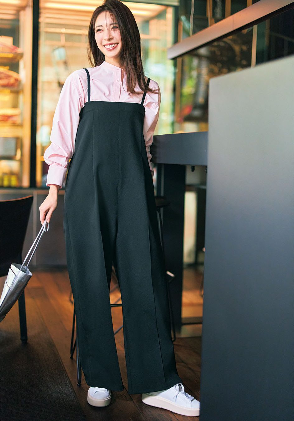 Tシャツにもブラウスにも合う！春→夏は着回し力抜群の