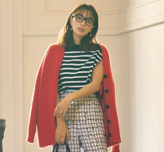 蛯原友里さんが着こなす！春に輝く「パンツコーデ」2選