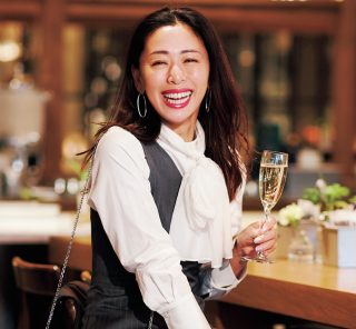 感度高めな【オールインワンセットアップ】で女友達と復職祝いの飲み会へ