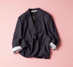 STORYスタイリスト目線で選ぶなら…この時期40代におすすめの羽織りは？