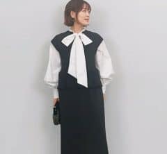 【STORY認定スタイリスト発】間違いないモノトーンの重ね着で大人の洗練コーデ2選