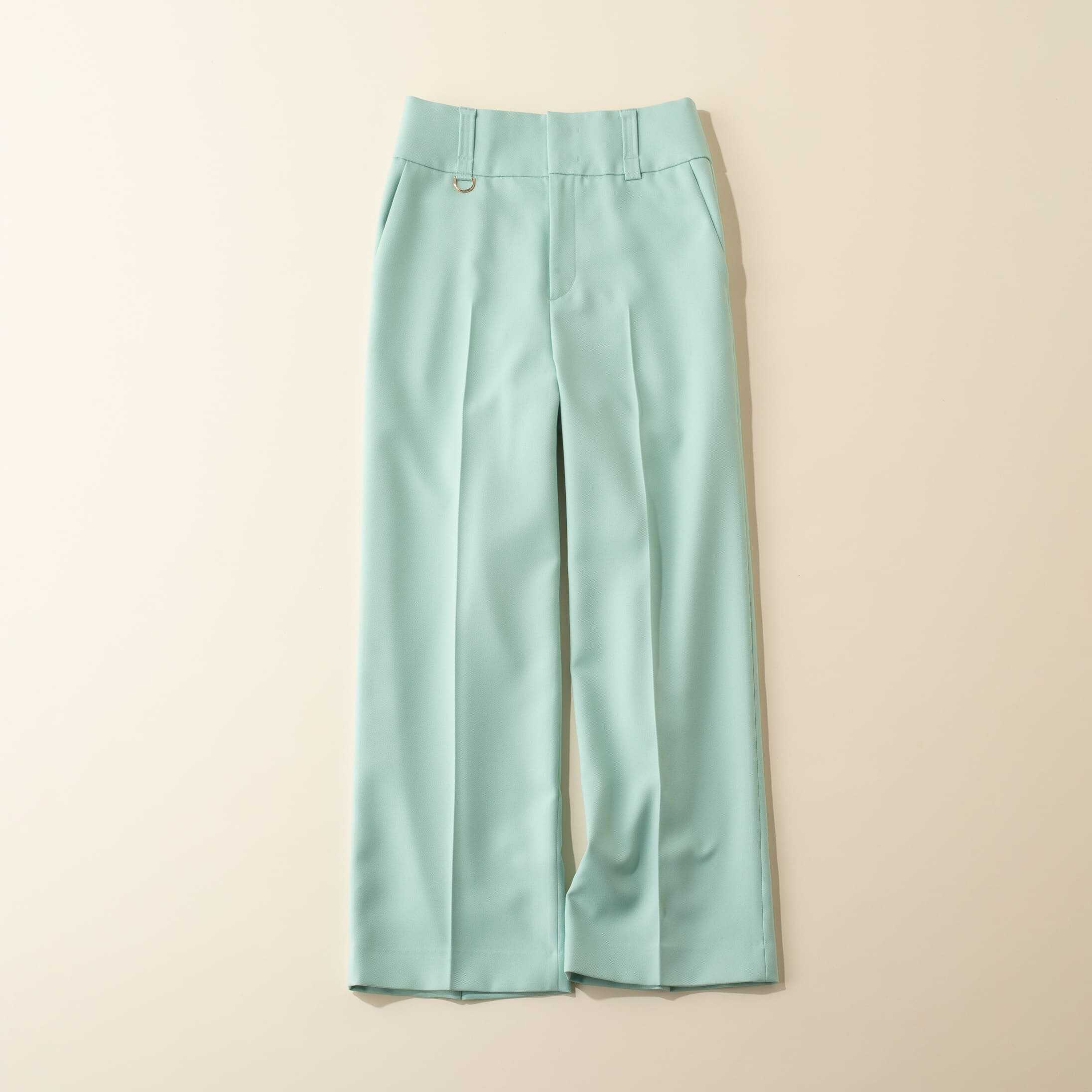 パンツ￥33,000(アナイ)