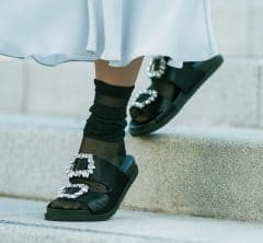 今どきのサンダルとソックスの相性は？オシャレが叶う組み合わせ見つけた！