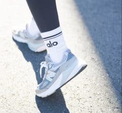 【ニューバランスのスニーカー6選】定番なのにオシャレで履きやすいから40代がリアル使い！SNAP