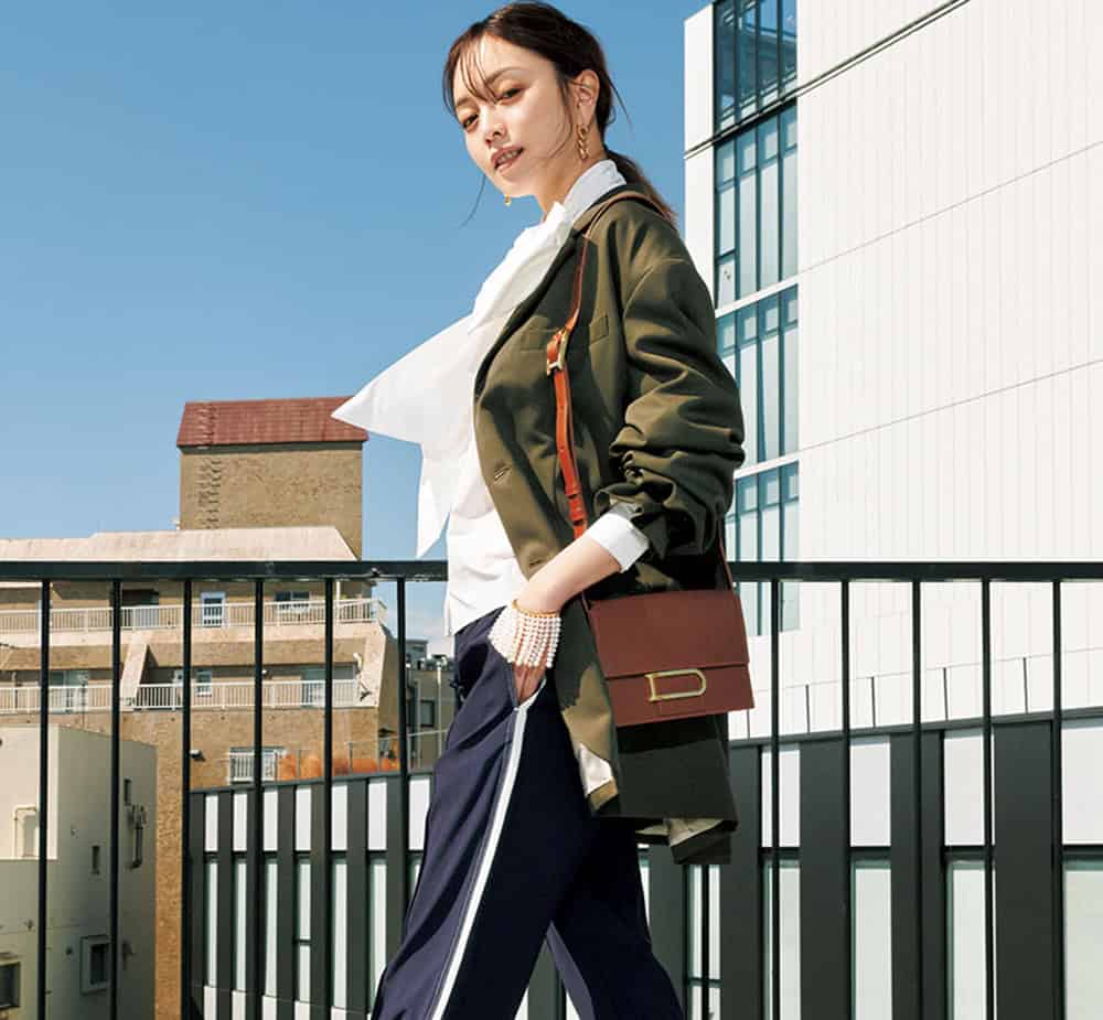 蛯原友里さん着用　パンツスーツ 蛯原友里さんが着こなす！春に輝く「パンツコーデ」2選 – STORY