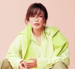 【ビタミンイエロー】にベージュを合わせたNEOワントーンでシャキッと!