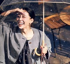 STORYスタイリストと考えた！大人が「梅雨でも映える」コーデって？